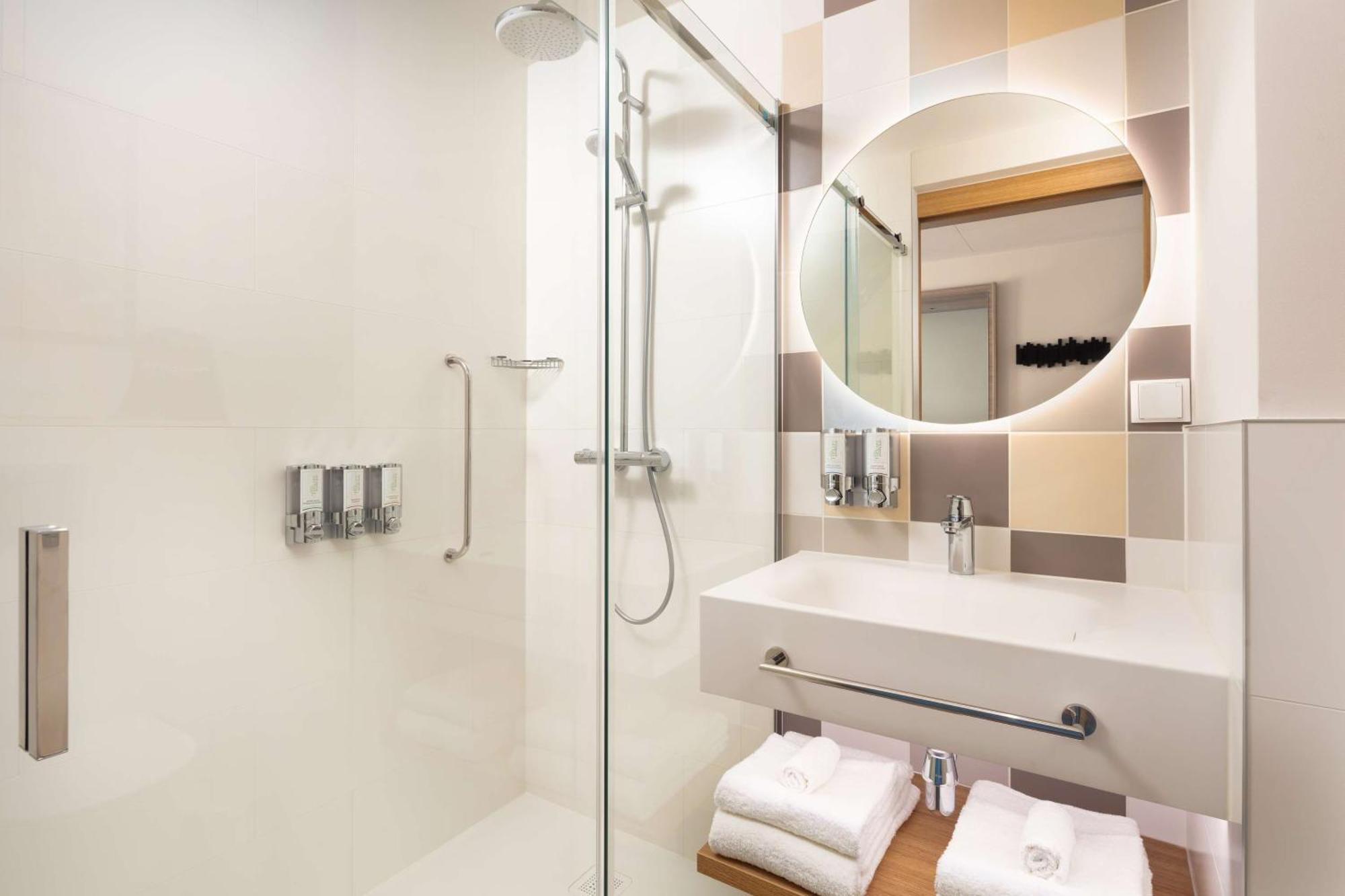Hotell Hampton By Hilton Center
