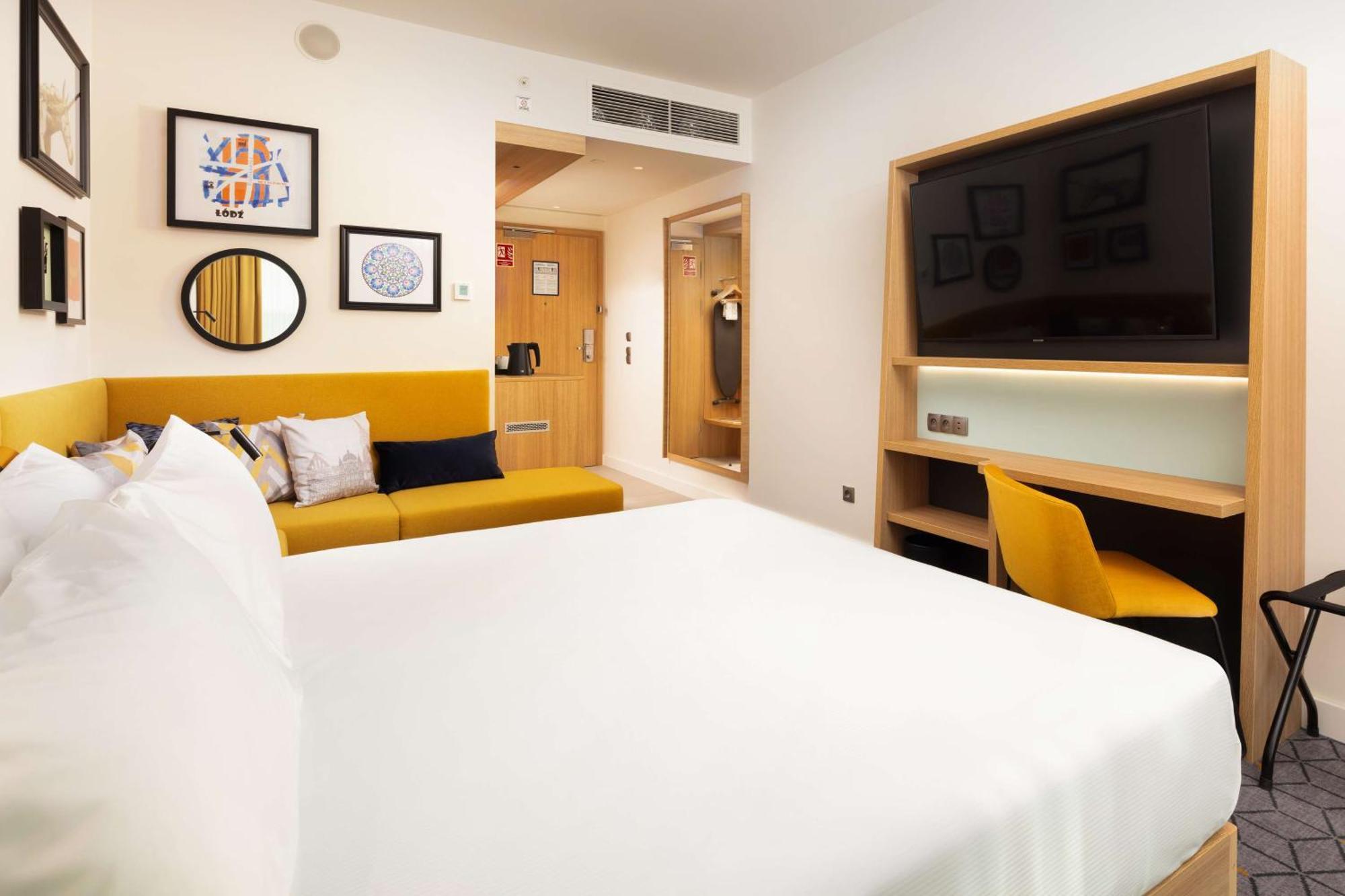 Hampton By Hilton Center Hotell 3*
